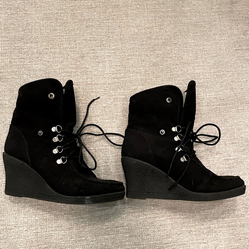 Black wedge Booties